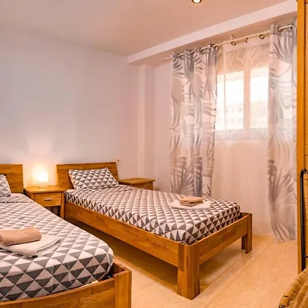 Apartament Parrot's House *