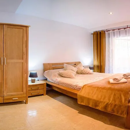 Parrot's House Apartmán
