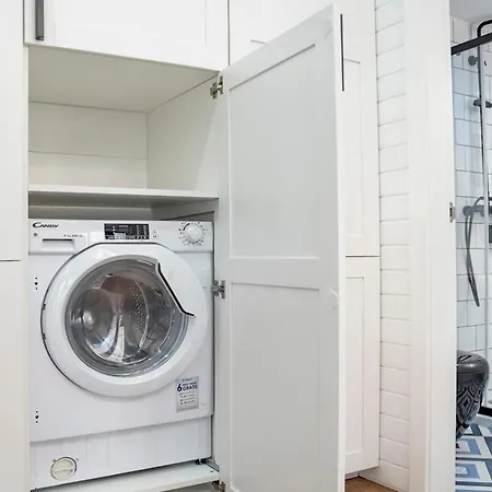 Parrot's House * Λορέτ Ντε Μαρ